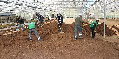 EDREMİT BELEDİYESİ YENİ DÖNEM İÇİN SERASINI YENİLİYOR!