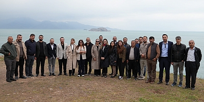 Gevaş’ta esnafın nabzını tutan İrem Bayram’dan önemli mesajlar