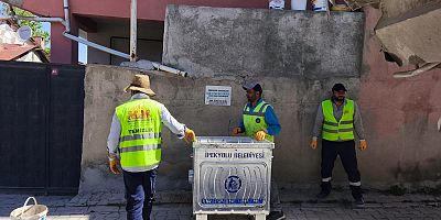 İPEKYOLU BELEDİYESİ YENİ ÇÖP KONTEYNERLARINI DAĞITTI 